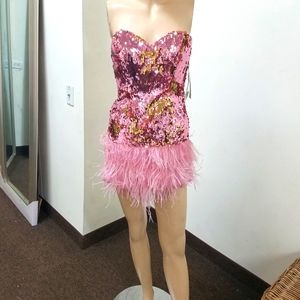 Nwt Regiss size 4 homecoming prom dress